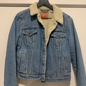 Sherpa jean Levi’s jacket light blue medium